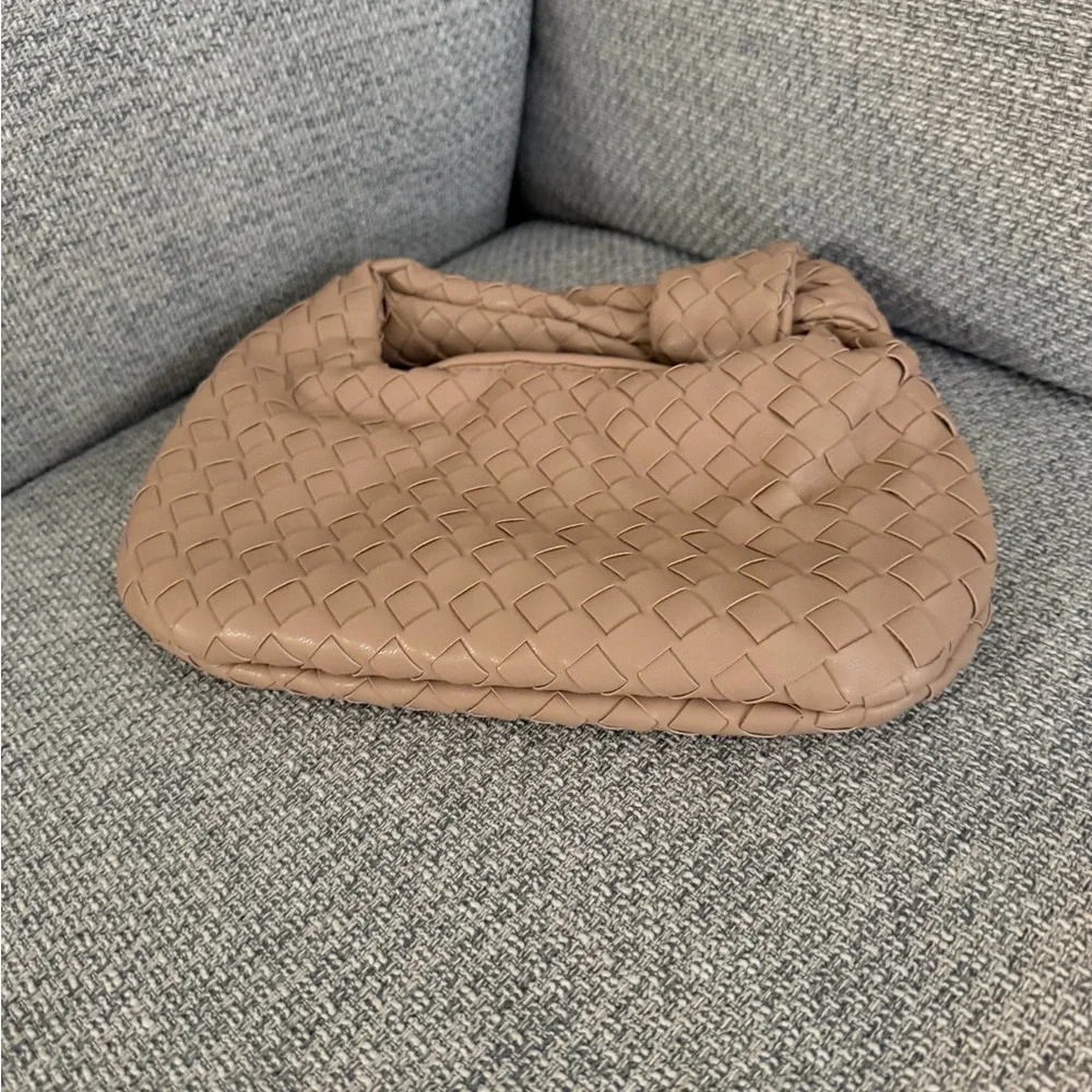 Tan Woven Purse - Picture 6 of 6